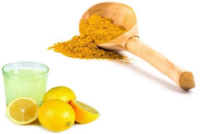 Lemon Juice And Turmeric 1